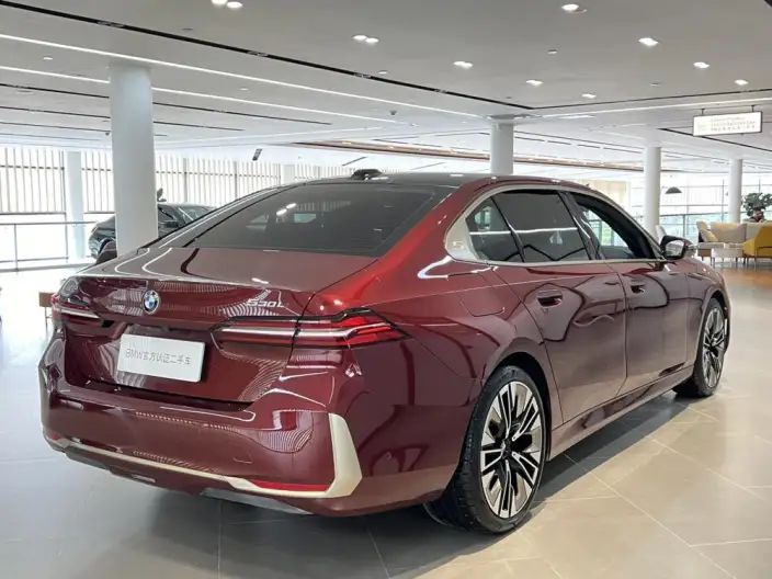 BMW 5 Series 2024 Model 530Li Exclusive Model M Sports Set – фото 7