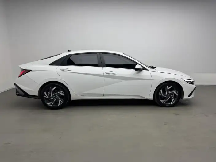Hyundai Ioniq 2023 Model 1.5L CVT LUX Premium Edition – фото 8