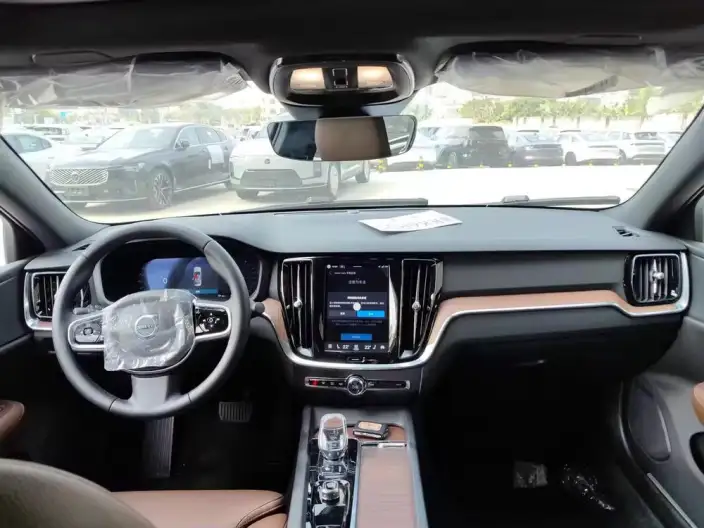 Volvo S60 2026 Model B4 Smart Range Deluxe Edition – фото 7