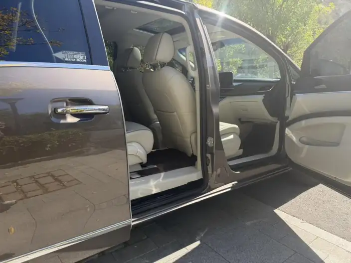 Buick GL8 2022 Model Business class 652T Luxury Model – фото 7