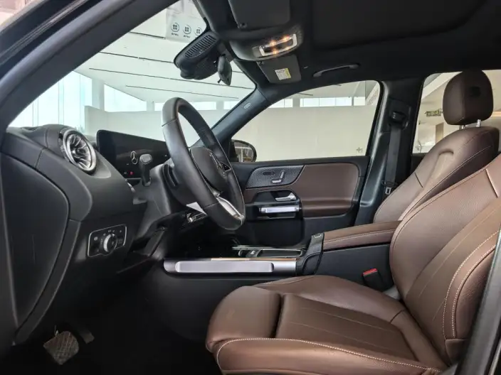 Mercedes-Benz GLB 2025 Model GLB 220 Fashion Model – фото 8