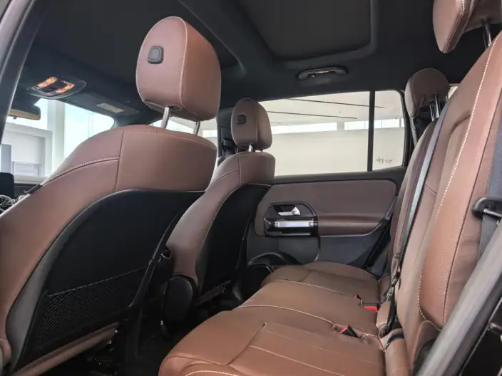 Mercedes-Benz GLB 2025 Model GLB 220 Fashion Model – фото 9