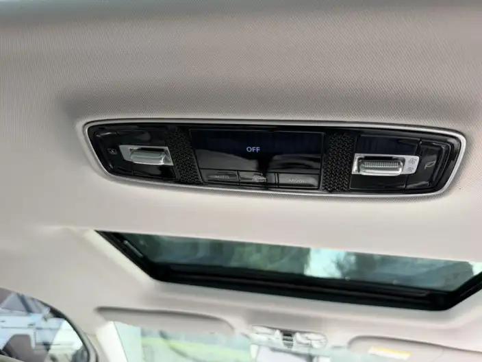 Roewe iMAX8 2023 Model 400TGI Premium Edition – фото 7