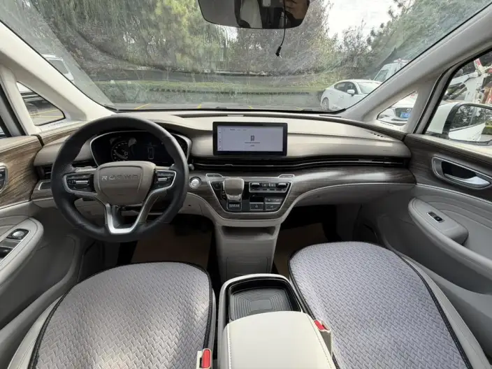 Roewe iMAX8 2023 Model 400TGI Premium Edition – фото 8