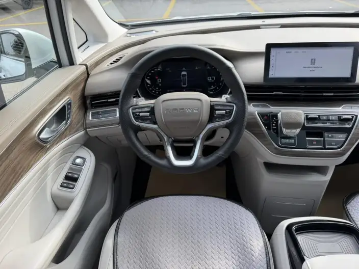 Roewe iMAX8 2023 Model 400TGI Premium Edition – фото 10