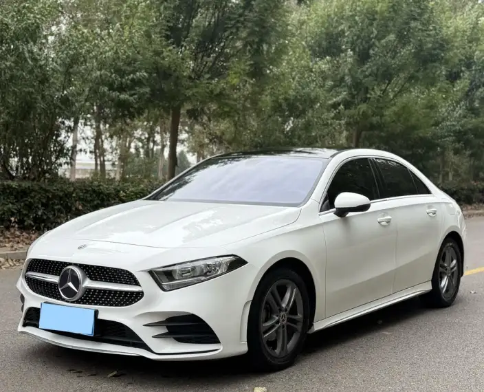 Mercedes-Benz A-class 2022 Model A 180 L – фото 1