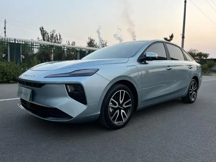 Roewe D6 2025 Model 520km Smart Edition