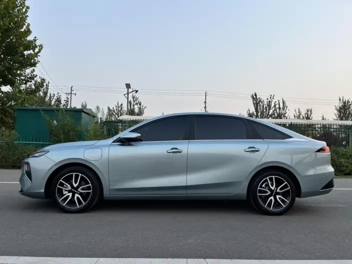 Roewe D6 2025 Model 520km Smart Edition