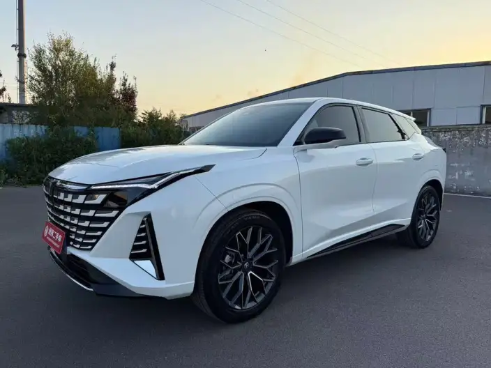 Changan UNI-Z 2025 Model 1.5T DCT Luxury Model