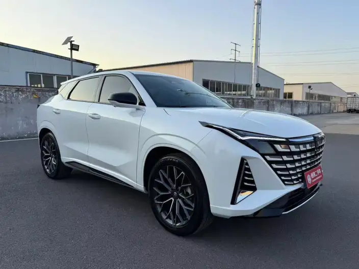 Changan UNI-Z 2025 Model 1.5T DCT Luxury Model