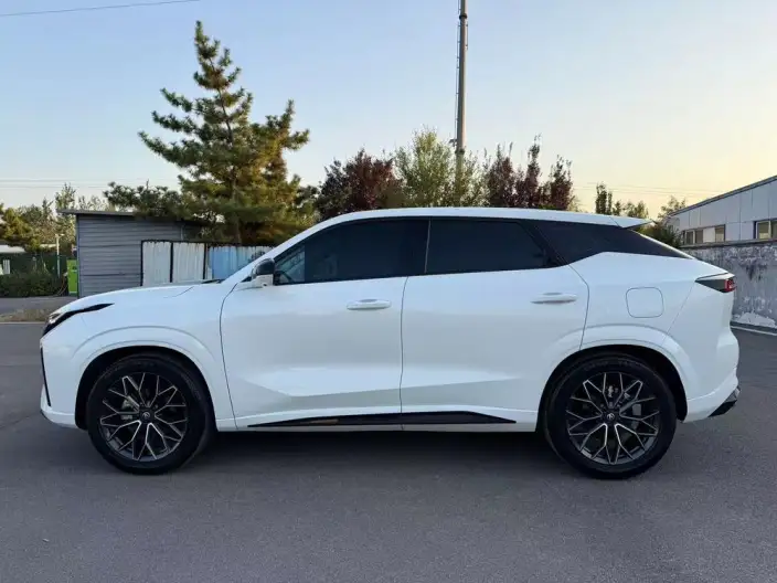 Changan UNI-Z 2025 Model 1.5T DCT Luxury Model