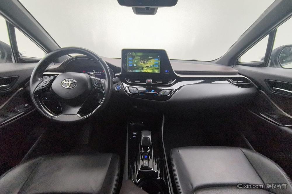 TOYOTA CH-R EV Модель 2020 года Noble Световой люк Edition – фото 11