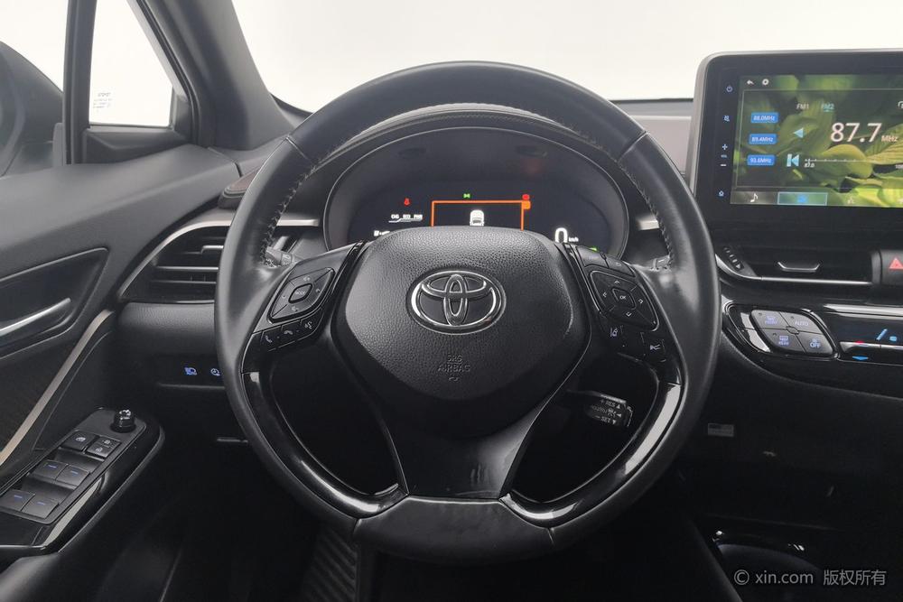 TOYOTA CH-R EV Модель 2020 года Noble Световой люк Edition – фото 13