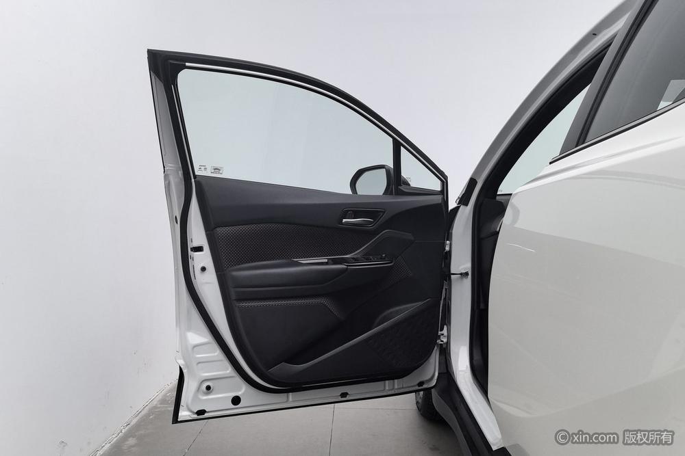 TOYOTA CH-R EV Модель 2020 года Noble Световой люк Edition – фото 21