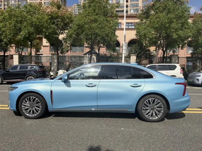 Hongqi H5 2023 Model 2.0T Automatic Flag Lead Edition
