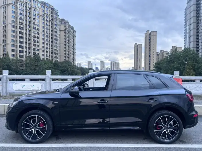 Audi Q5L 2024 Model 40TFSI Luxury Dynamic Model