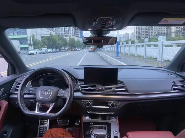 Audi Q5L 2024 Model 40TFSI Luxury Dynamic Model – фото 9