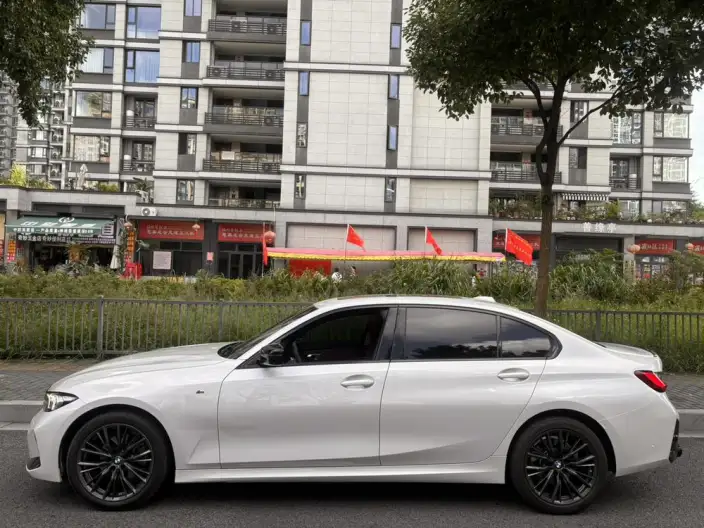 BMW 3 Series 2023 Model 325Li M Sports Set