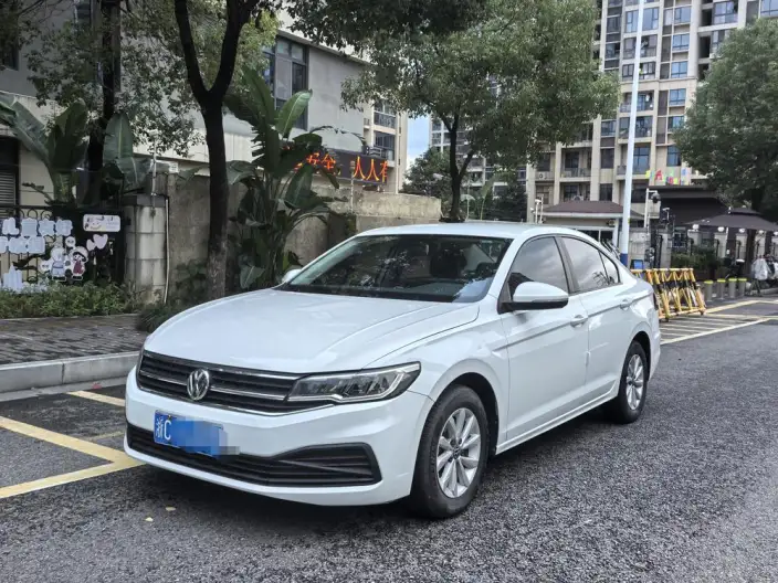 Volkswagen Bora 2021 Model 1.5L Automatic 30th Anniversary Memorial Edition – фото 1