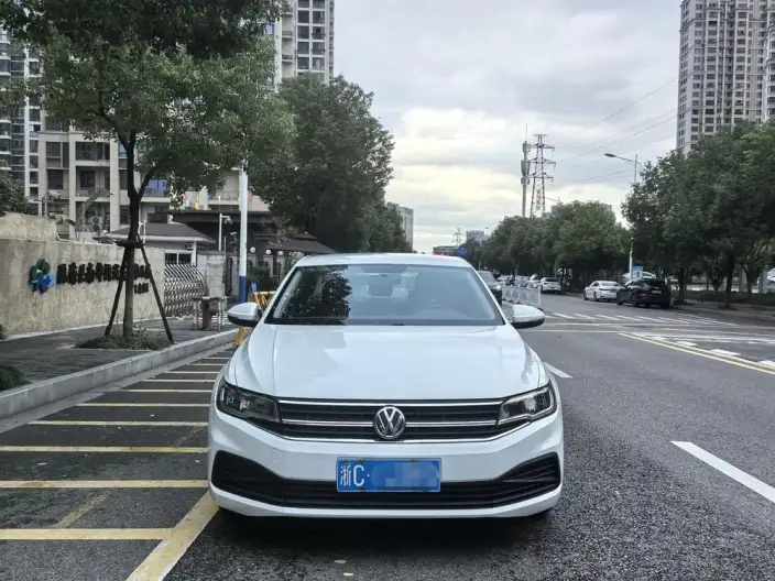 Volkswagen Bora 2021 Model 1.5L Automatic 30th Anniversary Memorial Edition – фото 2