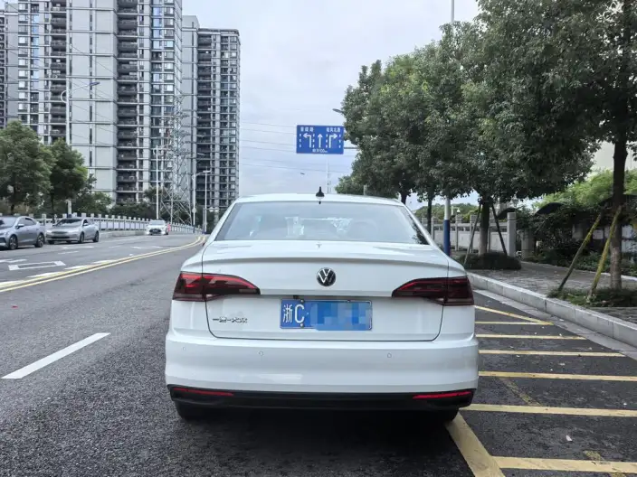 Volkswagen Bora 2021 Model 1.5L Automatic 30th Anniversary Memorial Edition – фото 5