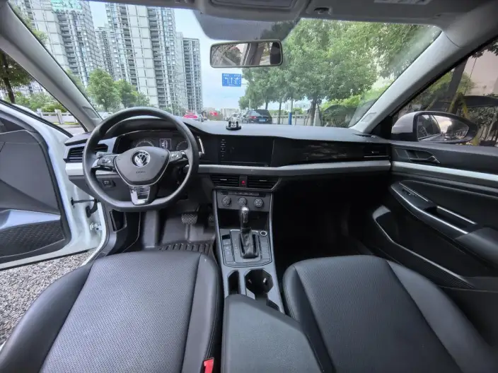 Volkswagen Bora 2021 Model 1.5L Automatic 30th Anniversary Memorial Edition – фото 9
