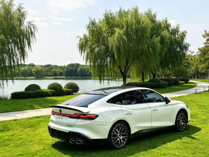 MG7 2026 Model 2.0T 405 AT Automatic Luxury Edition – фото 5