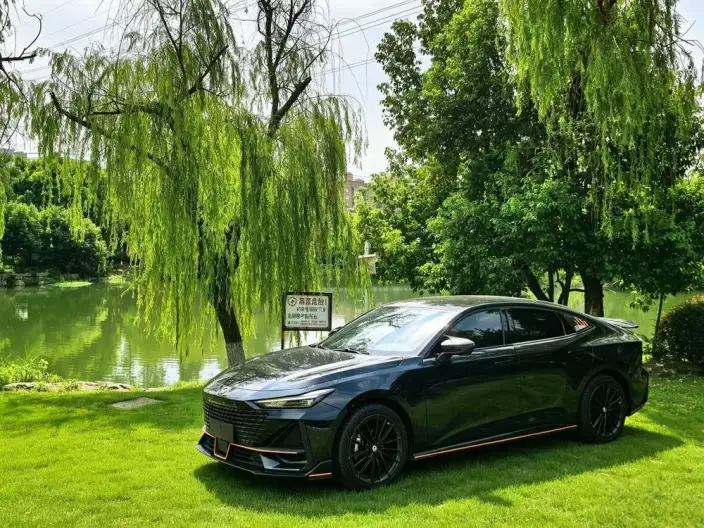 Changan UNI-V 2023 Model 1.5T Sports Edition