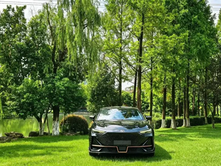 Changan UNI-V 2023 Model 1.5T Sports Edition – фото 6