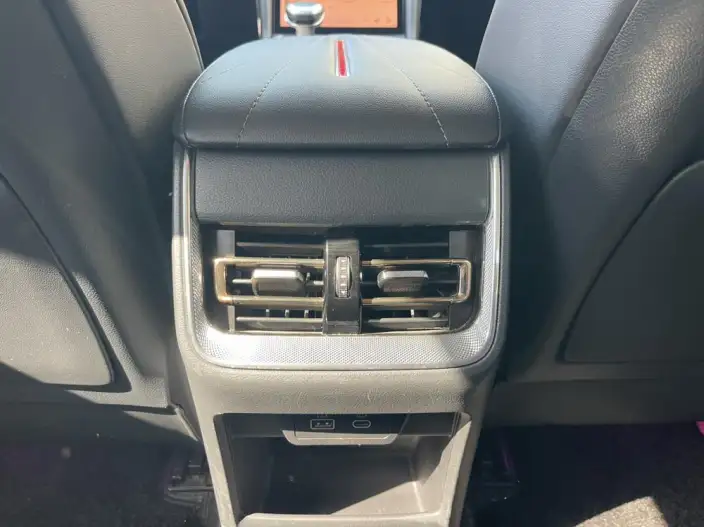 Hongqi H5 2024 Model 2.0T Automatic Flag Enjoy Edition – фото 8
