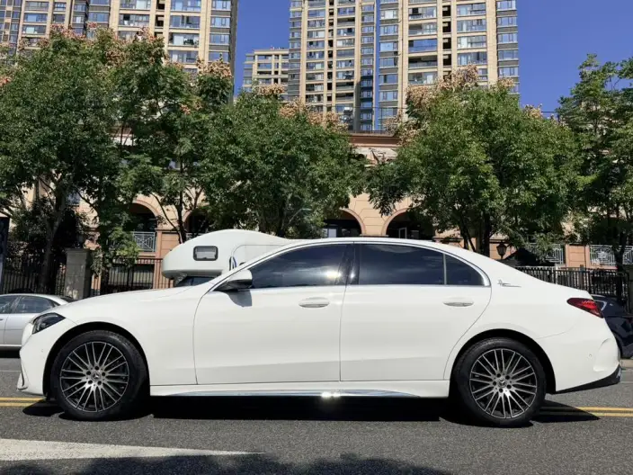 Mercedes-Benz C-Class 2025 Model C 260 L Sports Edition – фото 4