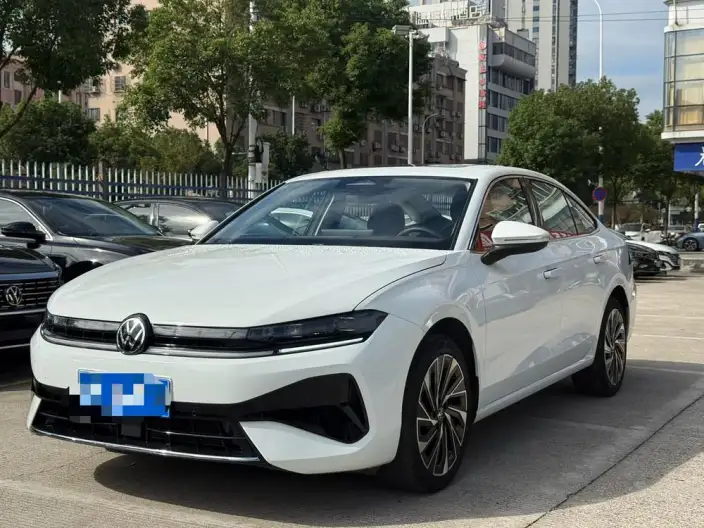 Volkswagen Sagitar 2026 Model L 300TSI DSG Luxury Model – фото 1