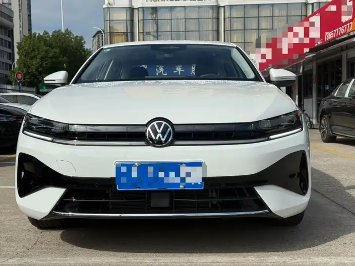 Volkswagen Sagitar 2026 Model L 300TSI DSG Luxury Model – фото 2