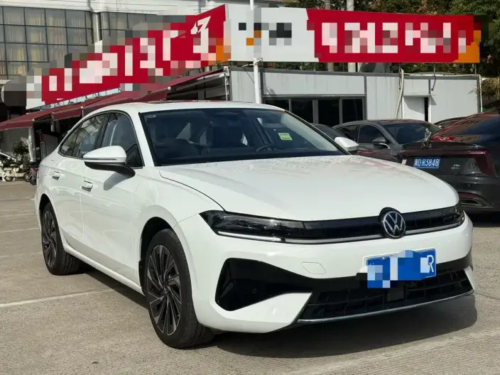 Volkswagen Sagitar 2026 Model L 300TSI DSG Luxury Model – фото 3