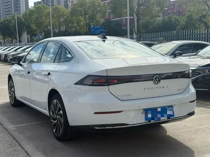 Volkswagen Sagitar 2026 Model L 300TSI DSG Luxury Model – фото 5