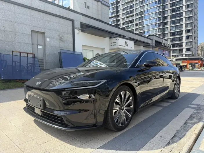 Toyota bZ7 2026 Model 700 Max – фото 1