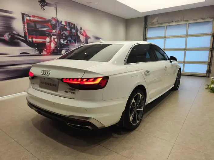 Audi A4 L 2024 Model 40 TFSI Fashion Dynamic Model