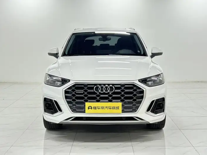 Audi Q5L 2022 Model 40T Fashion Dynamic Model