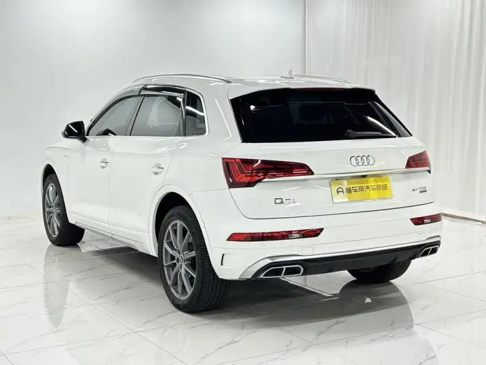 Audi Q5L 2022 Model 40T Fashion Dynamic Model – фото 5