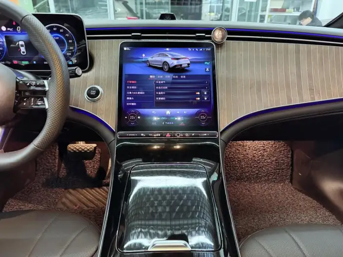 Mercedes-Benz EQE 2022 Model EQE 350 Deluxe Edition – фото 10