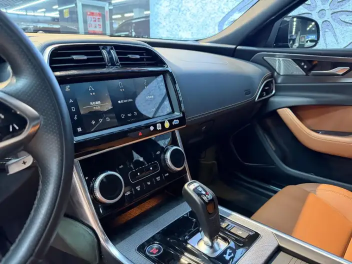 Jaguar XE L 2021 Model 2.0T 250PS R-DYNAMIC SE Technology Edition Sports Edition – фото 10