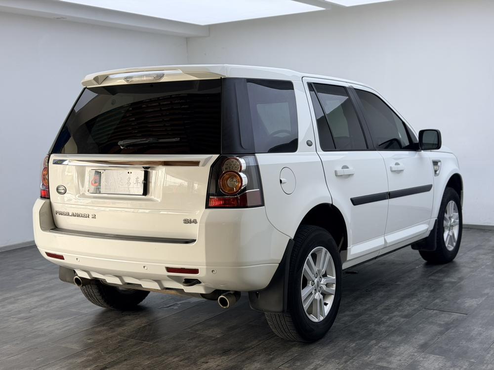 Land Rover Freelander 2 2013 2.0T Si4 SE Petrol – фото 6