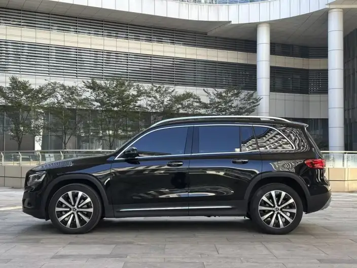 Mercedes-Benz GLB 2025 Model GLB 220 Fashion Model – фото 4