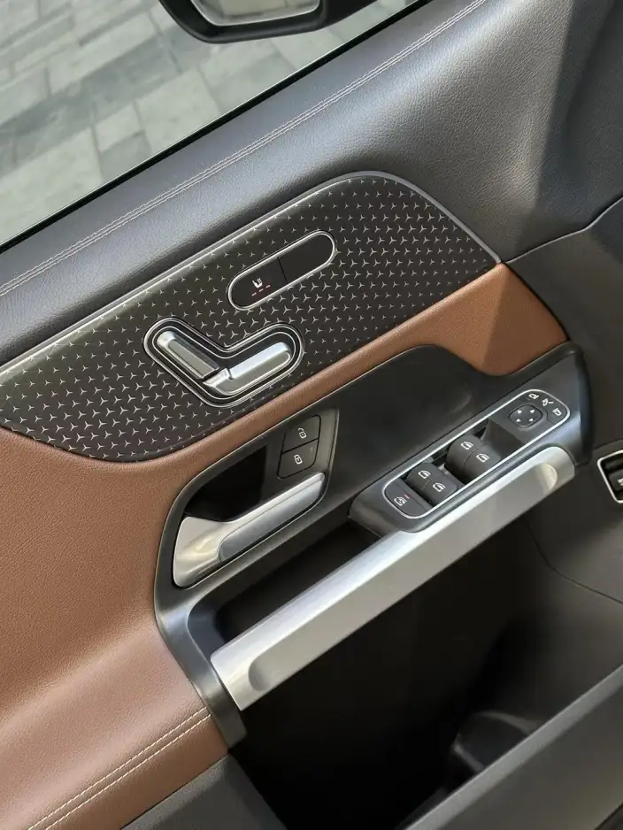 Mercedes-Benz GLB 2025 Model GLB 220 Fashion Model – фото 9