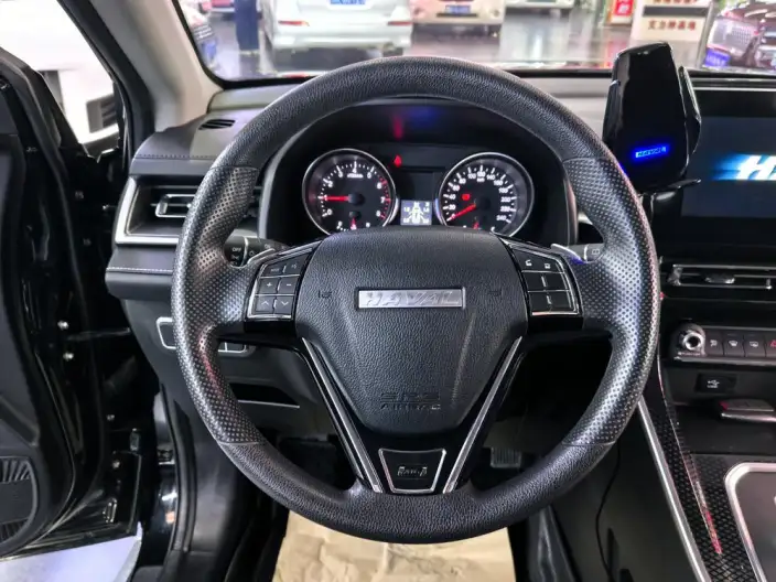 Haval M6 2023 Model PLUS 1.5T DCT Elite Smart Connect Model – фото 9