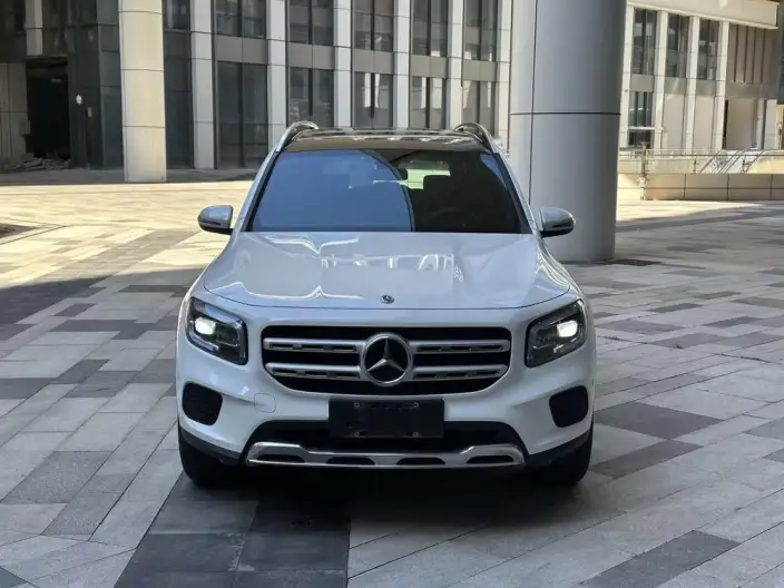 Mercedes-Benz GLB 2023 Model GLB 220 Fashion Model – фото 2