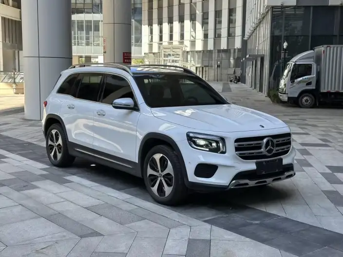 Mercedes-Benz GLB 2023 Model GLB 220 Fashion Model – фото 3