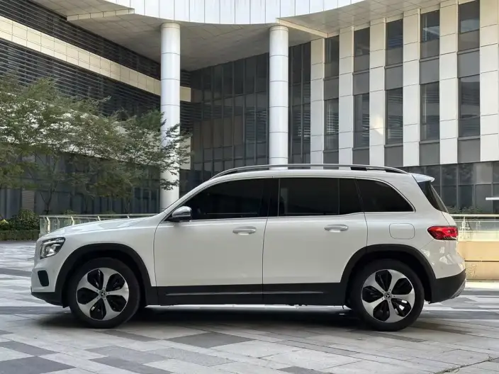 Mercedes-Benz GLB 2023 Model GLB 220 Fashion Model – фото 4