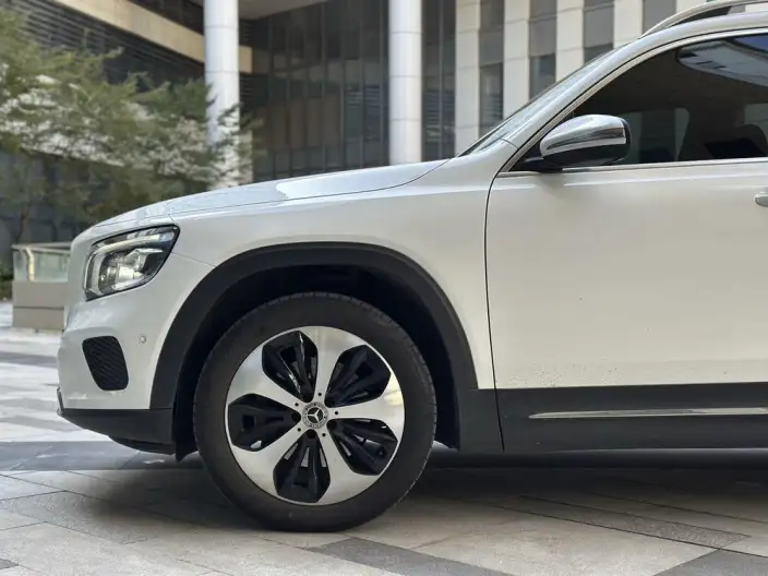 Mercedes-Benz GLB 2023 Model GLB 220 Fashion Model – фото 8