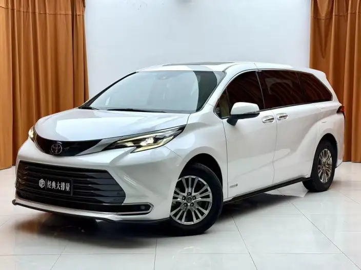 Toyota Sienna 2023 Model Hybrid 2.5L Premium Edition – фото 1